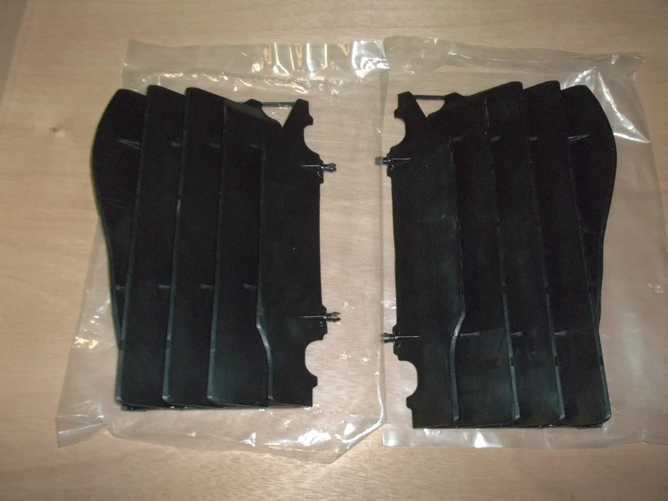 New OEM Honda Black Radiator Covers Guards CRF450R CRF 450R 2005 2006 2007 2008 - Image 1 of 1