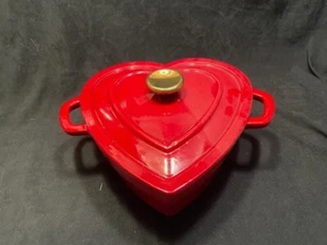 Smith Clark Ironworks Heart Enamled Cast iron casserole - Picture 1 of 8