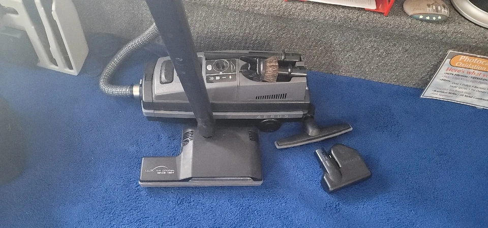 Aerus Electrolux Bodenstaubsauger Modell 2016-2023 schwarz Lux Legacy  - Bild 1 von 4