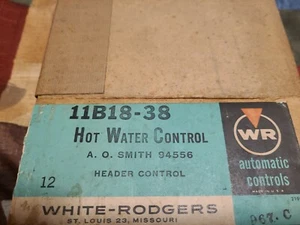 EMERSON WHITE-RODGERS 11B18-38 HOT WATER CONTROL  - Picture 1 of 5