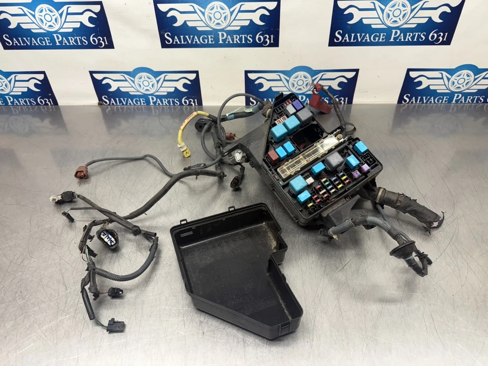 2006 Toyota Sienna 3.3L Engine Bay Fuse Box w/ LH Wire Harness - 135k Miles - Image 1 of 4