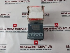 Honeywell DC1040CL-302-000-E Temperature Controller 50°c max - Picture 1 of 9