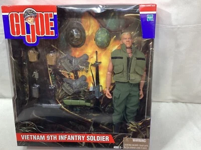 NUEVO 2001 GI Joe Vietnam 9º Infantería Soldado Muñeca/Figura 12 Pulgadas En Caja FREESHP Foto 1 de 4