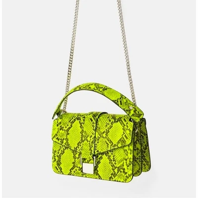 Bolso de Ciudad ZARA Verde Neón Estampado de Serpiente - Cartera de Hombro con Correa de Cadena, 8"x5.5" Foto 1 de 4