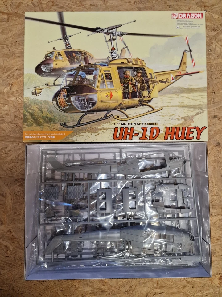 Dragon Bell UH-1D Huey -  1:35 - Bild 1 von 1