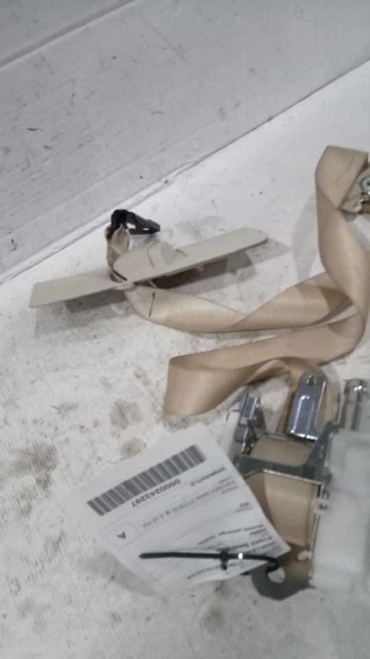 Cinturón de seguridad cubo delantero construido en América del Norte para 16-22 LEXUS RX350 490695 Foto 1 de 3