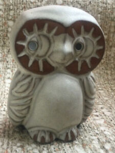 Cute Vtg Tremar Pottery Big Eyed Owl Money Bank>