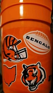 NFL Cincinnati Bengals "WHO DEY" Paquete de 2 Tazas de Plástico 20oz Nuevo - Imagen 1 de 3