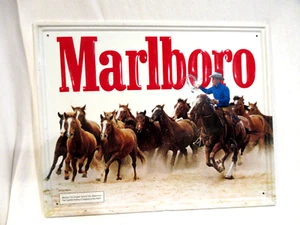 Letrero publicitario vintage de hojalata de Marlboro 21 x 17 - Imagen 1 de 7