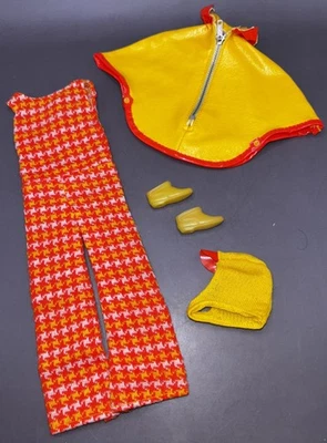 PONCHO PUT-ON Muñeca Barbie Vintage #3411 Conjunto Completo Amarillo y Naranja Excelente Foto 1 de 4