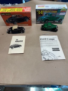 Lotto ricambi costruiti Life Like 1936 Ford Roadster scala 1/32 e Lindberg 34 coupé - Foto 1 di 14