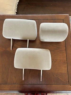 2005 2006 2007 2008 2009 2010 2011 TOYOTA TACOMA REAR GRAY CLOTH SEAT HEADREST - Image 1 of 4