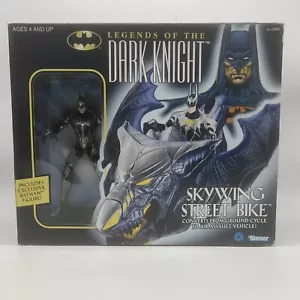 Batman Legends of the Dark Knight Skywing Street Bike Ex Figure 1996 Kenner - Picture 1 of 8