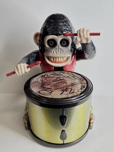 Osgood Perkins, Elijah Wood +6 Autos Firmado The Monkey Palomitas Cubo AMC PSA - Imagen 1 de 6