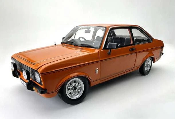 SUNSTAR 1/18 1975 FORD ESCORT MKII SPORT ORANGE 4630R - PAINT DEFECT