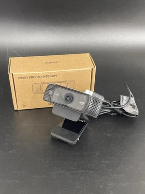 Logitech C920x HD Pro PC Webcam, Full HD 1080p - Image 1 of 4