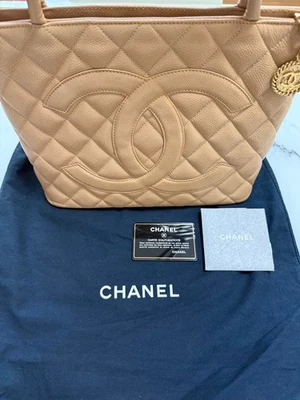 Excelente Bolso de Mano CHANEL Reedición Piel de Caviar Dorado Hardware Regalo Regalo 1109b Foto 1 de 4