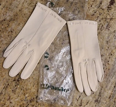 Luvas curtas vintage femininas tamanho S bege algodão formal 7,5" botão arco acento - Imagem 1 de 4