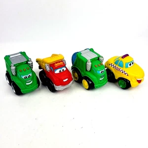 Hasbro Chuck And Friends Lote 4" Grandes Camiones de Basura, Camión Volquete y Taxi - Imagen 1 de 8