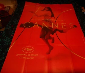 FESTIVAL DE CINE CANNES 2017 - PÓSTER PLEGABLE FRANCÉS GRANDE ORIGINAL - C. CARDINALE - Imagen 1 de 1