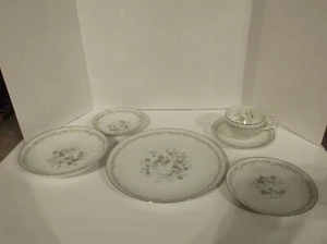 EUC Valmont China 6 piece place setting forget-me-not pattern made in japan - Picture 1 of 3