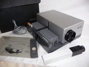 Slide projector ROLLEI P35 autofocus + remote, slide tray, Pointer,TIMER & case - Picture 1 of 6