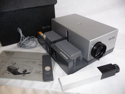 Slide projector ROLLEI P35 autofocus + remote, slide tray, Pointer,TIMER & case - Image 1 of 4