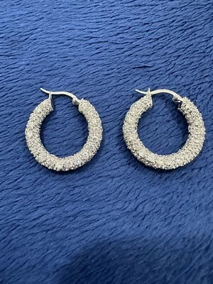 签名 N Nadri 纯银 925 CZ 方晶锆石吊坠耳环,1 英寸 — 第 1/4 张图片