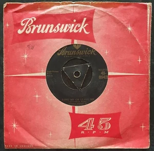 SAMMY DAVIS JNR - Somethings Gotta Give - GOLD Brunswick - 45 05428 - VG+ - Picture 1 of 2