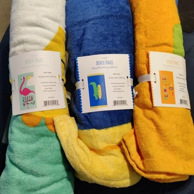 3 toallas de playa divertidas Target nuevas 28 X 58 ver fotos  Foto 1 de 4