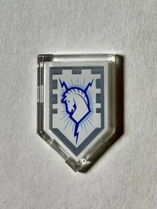 Tile, Modified 2 x 3 Pentagonal LEGO NEXO KNIGHTS Power Shield - Thunder Blaze - Picture 1 of 1
