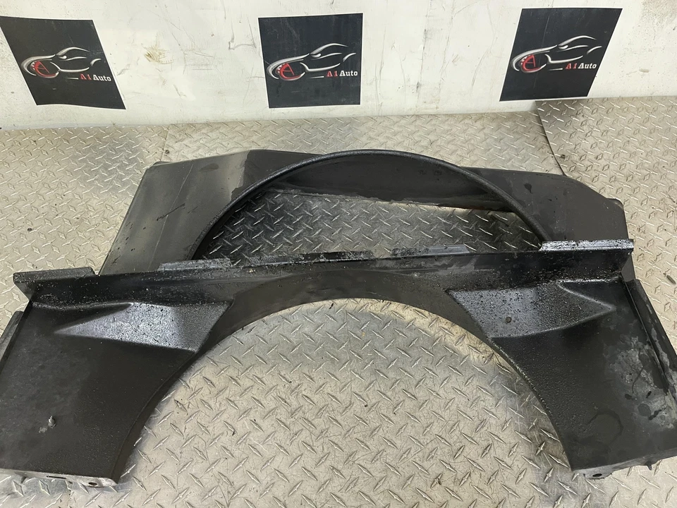 2001-2002 Chevrolet Silverado Sierra Loaded Radiator Shroud 6.6 Dmax LB7 Oem - Image 1 of 4