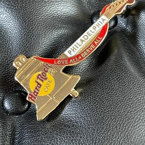 PHILADELPHIA USA 🙂 Hard Rock CAFE®HRC PIN☑�️1990er Gold LIBERTY BELL GITARRE 🙂 - Bild 1 von 3