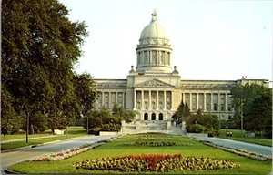 Kentucky State Capitol Frankfort Postcard - Picture 1 of 2