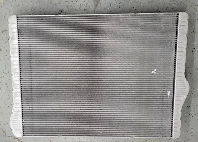 Radiador refrigerante Rolls Royce Wraith, Ghost & Dawn Foto 1 de 3