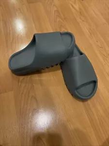 Yeezy Slides Slate Marine Hombre Talla 9 - Imagen 1 de 5