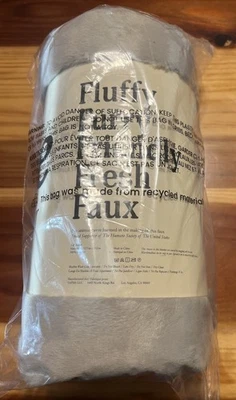 Manta Unhide Lil’ Marsh GREIGE Nueva 50” X 60” Nueva Envío Rápido Foto 1 de 3