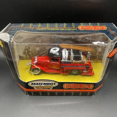 Matchbox Yesteryear Fire Engine Series 1932 Ford AA YFE06 NIB - Image 1 of 4