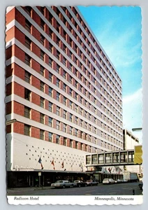 Vintage Radisson Hotel Minneapolis fotochrome Postkarte von Dexter Press - Bild 1 von 2