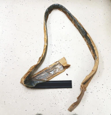 NOS 1984 to 1992  Lincoln Mark VII RH Door Window Run Weatherstrip E4LY-6321596A - Image 1 of 4