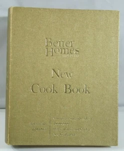 A MID CENTURY "BETTER HOMES & GARDENS" NEW COOK BOOK 1965 SOUVENIR EDITION   - Picture 1 of 11