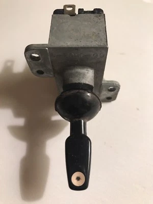 Interruptor de faros original de fábrica 1970 1971 1972 1973 1974 Dodge Challenger/Cuda Foto 1 de 4