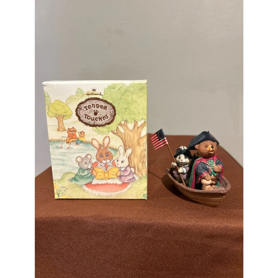 Hallmark Tender Touches Woodland Americana Patriot George 1993 Foto 1 de 4