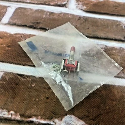 Interruptor Alco A203 2 amperios @ 250VAC 5 amperios @ 125VAC Japón Foto 1 de 4