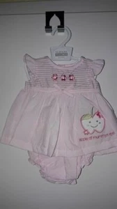 Süsses Kleidchen mit Rüschenhose, Stickereien 52-58cm - Bild 1 von 4