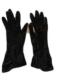 vintage ladies Black mesh Ruching above wrist gloves size 6 1/2-7 - Picture 1 of 3