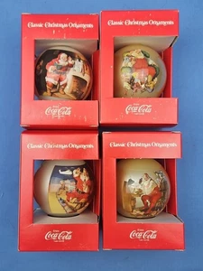 4er SET KLASSISCHE COCA-COLA KUGEL WEIHNACHTSMANN WEIHNACHTSSCHMUCK CORNING GLAS COKE NEU - Bild 1 von 4