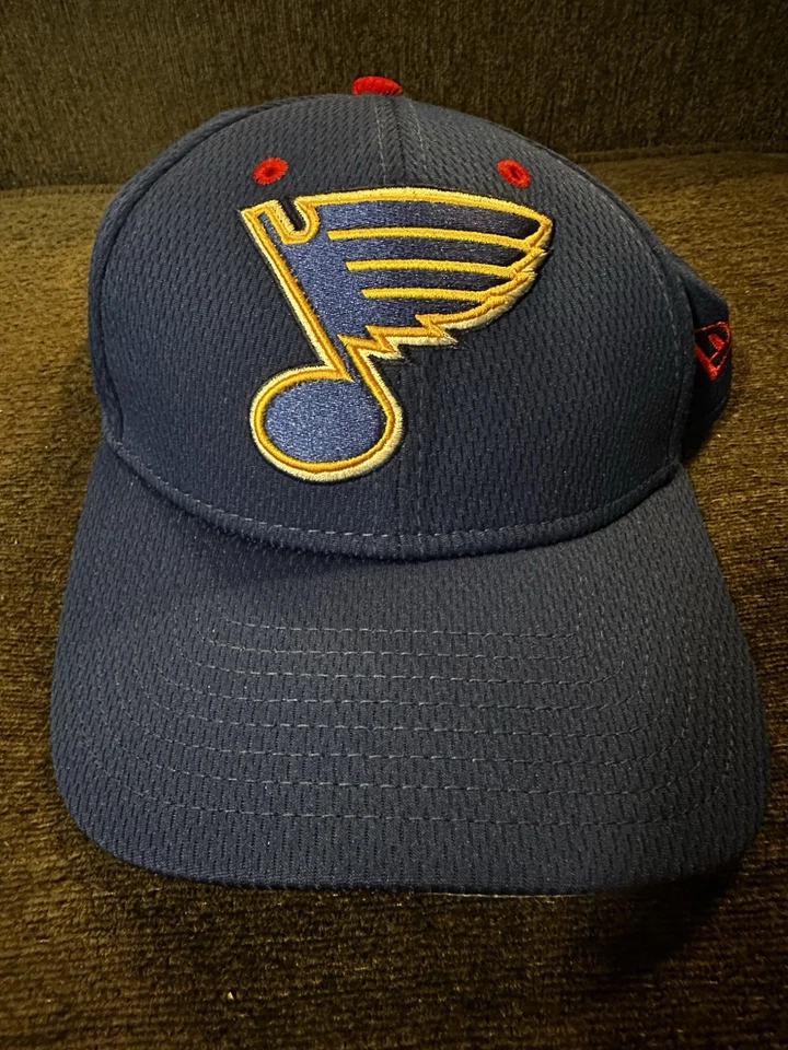 Para hombres New Era Azul St. Louis Azul Núcleo 9FORTY Snapback Sombrero STL Bandera Raro Foto 1 de 4