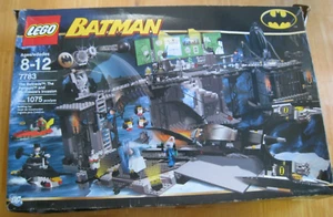 Lego Batman 7783 The Batcave Penguin Mr Freeze Invasion SEALED BAGS w/MINIFIGS - Picture 1 of 24