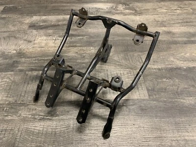 Оригинальный передний верхний кронштейн для крепления капота Suzuki DL650 650 DL1000 1000 VSTROM - Изображение 1 из 4